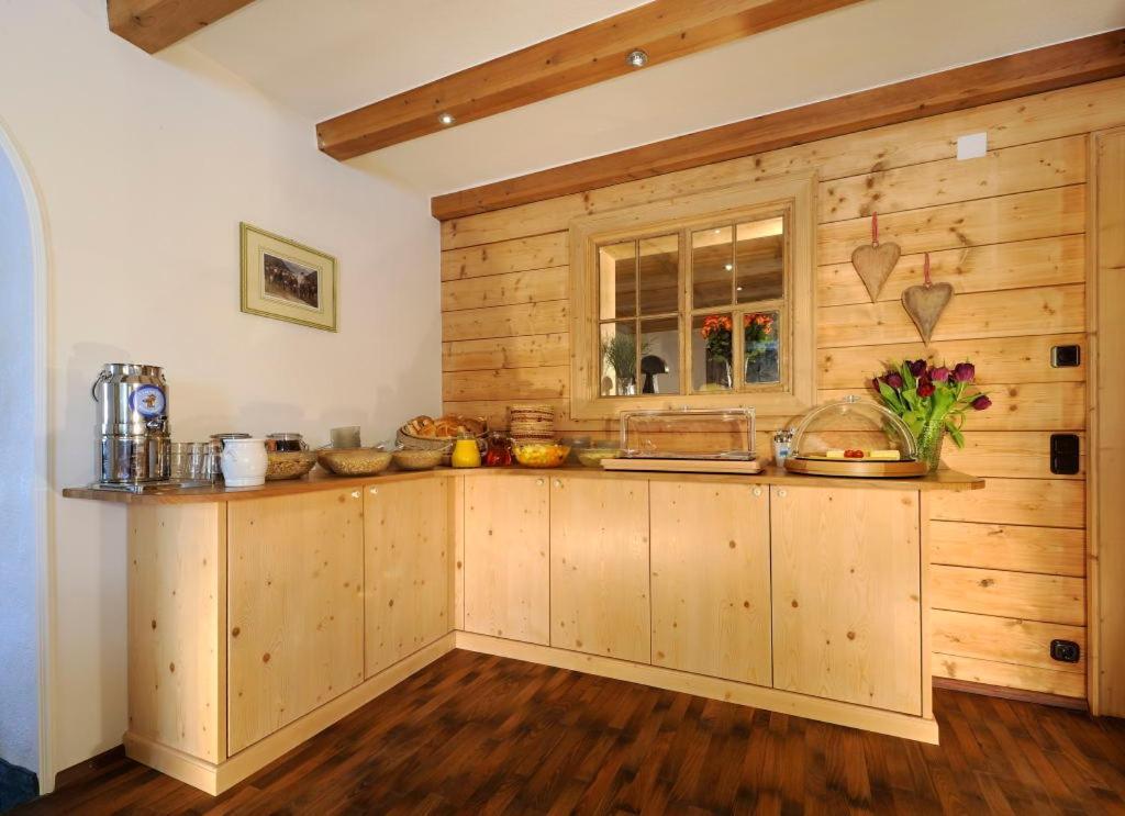 Haus Kueng Bed & Breakfast Zürs Eksteriør bilde