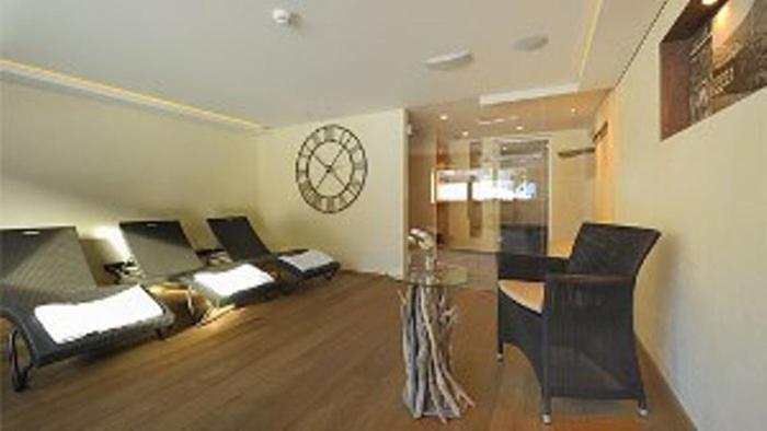 Haus Kueng Bed & Breakfast Zürs Eksteriør bilde