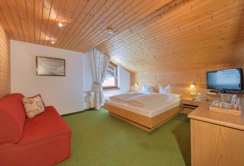 Haus Kueng Bed & Breakfast Zürs Eksteriør bilde