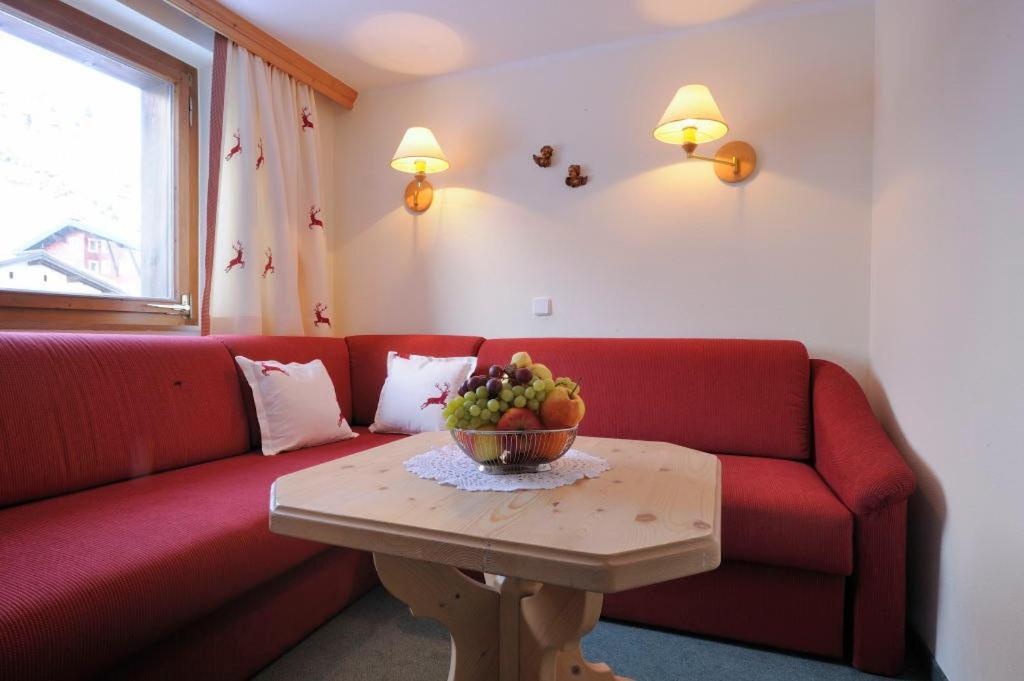 Haus Kueng Bed & Breakfast Zürs Eksteriør bilde