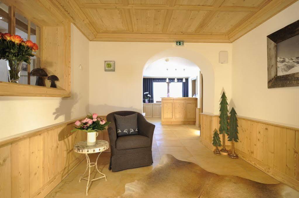 Haus Kueng Bed & Breakfast Zürs Eksteriør bilde